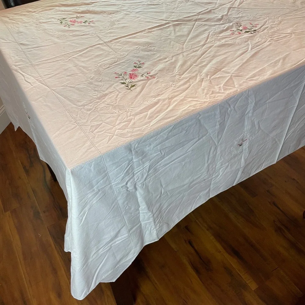 Vintage Floral Embroidered Tablecloth Rectangle 67x83 White Pink Holiday‎ Party